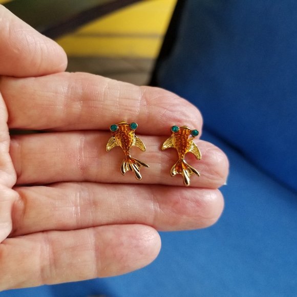 Betsey Johnson Goldfish Earrings - NWT - Picture 5 of 5